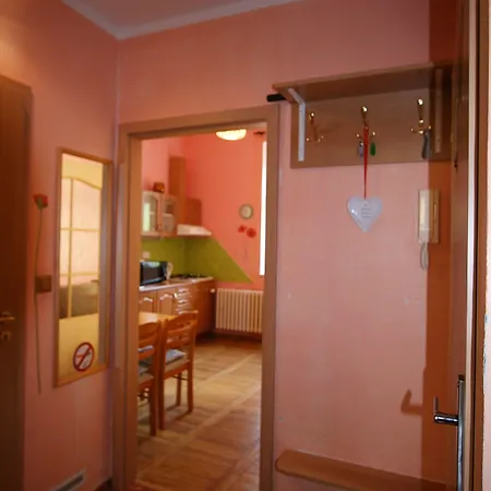 Apartmán No. 9 At 5. Kvetna 6 *